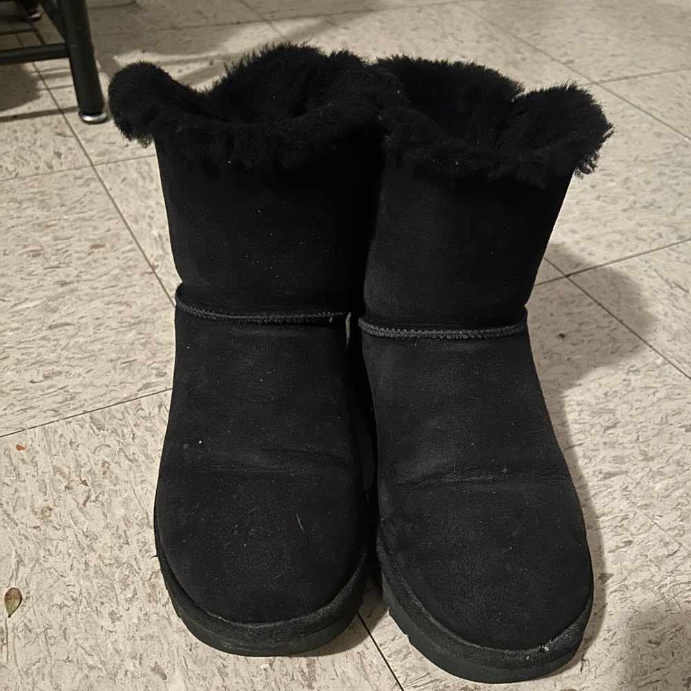 Black bow tie uggs
